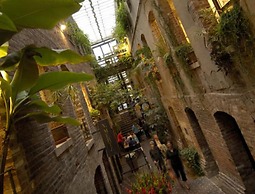 Holiday Inn Express And Suites Omaha Downtown - Old Market by IHG