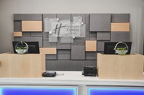 Holiday Inn Express And Suites Omaha Downtown - Old Market by IHG