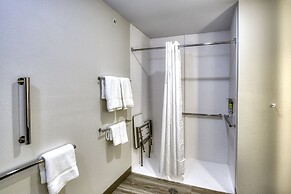 Holiday Inn Express And Suites Omaha Downtown - Old Market by IHG