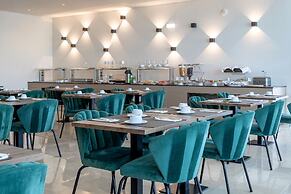 Oporto Airport & Business Hotel