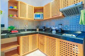 Deep Blue Condos - 302