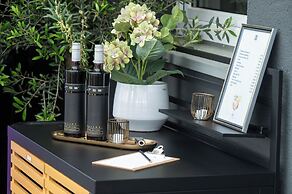 V Boutique Hotel