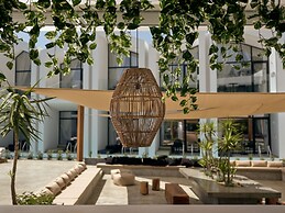 Cavo Vezal - Adults Only