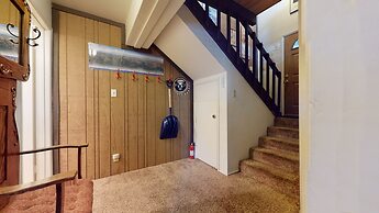 Timberline 44 Cozy and Quiet, Corner Unit, Lots of Natural Light by Re