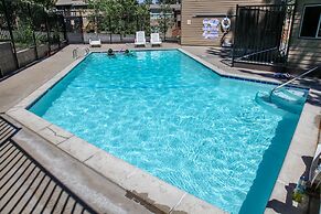 Timberline 44 Cozy and Quiet, Corner Unit, Lots of Natural Light by Re