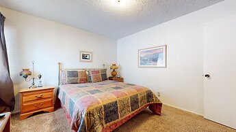 Timberline 44 Cozy and Quiet, Corner Unit, Lots of Natural Light by Re