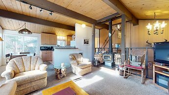 Timberline 44 Cozy and Quiet, Corner Unit, Lots of Natural Light by Re