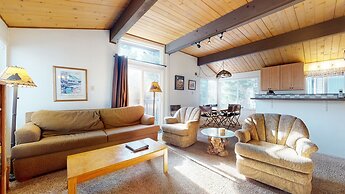 Timberline 44 Cozy and Quiet, Corner Unit, Lots of Natural Light by Re