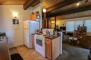 Timberline 44 Cozy and Quiet, Corner Unit, Lots of Natural Light by Re