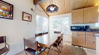 Timberline 44 Cozy and Quiet, Corner Unit, Lots of Natural Light by Re