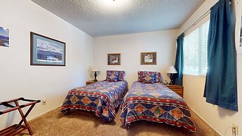 Timberline 44 Cozy and Quiet, Corner Unit, Lots of Natural Light by Re