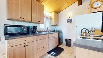 Timberline 44 Cozy and Quiet, Corner Unit, Lots of Natural Light by Re