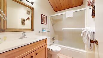 Timberline 44 Cozy and Quiet, Corner Unit, Lots of Natural Light by Re