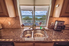 Tranquility By The Shore Cl1105b 4 Bedroom Home by RedAwning