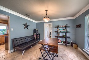 Tranquility By The Shore Cl1105b 4 Bedroom Home by RedAwning