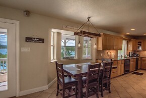 Tranquility By The Shore Cl1105b 4 Bedroom Home by RedAwning