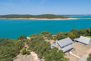 Tranquility By The Shore Cl1105b 4 Bedroom Home by RedAwning