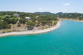 Tranquility By The Shore Cl1105b 4 Bedroom Home by RedAwning