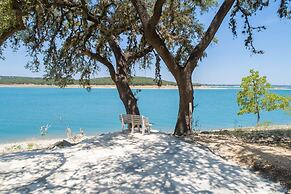 Tranquility By The Shore Cl1105b 4 Bedroom Home by RedAwning