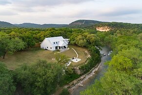 The White House On The Horseshoe 8 Bedroom Home by RedAwning