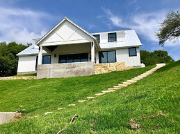 The White House On The Horseshoe 8 Bedroom Home by RedAwning