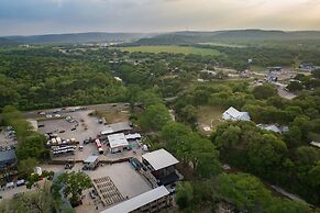 The White House On The Horseshoe 8 Bedroom Home by RedAwning