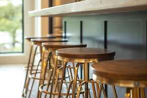 The White House On The Horseshoe 8 Bedroom Home by RedAwning