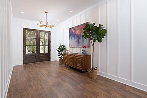 The White House On The Horseshoe 8 Bedroom Home by RedAwning