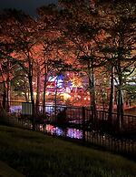 The White House On The Horseshoe 8 Bedroom Home by RedAwning