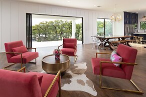 The White House On The Horseshoe 8 Bedroom Home by RedAwning