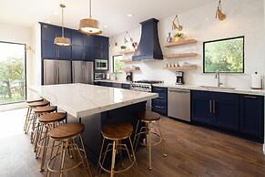 The White House On The Horseshoe 8 Bedroom Home by RedAwning