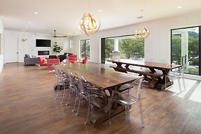 The White House On The Horseshoe 8 Bedroom Home by RedAwning