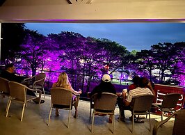 The White House On The Horseshoe 8 Bedroom Home by RedAwning