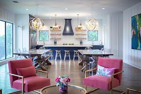 The White House On The Horseshoe 8 Bedroom Home by RedAwning