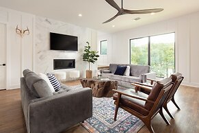 The White House On The Horseshoe 8 Bedroom Home by RedAwning