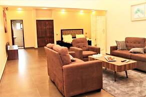 Four Season GUESTHOUSE