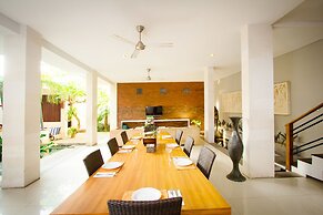 Apple Villa and Apartment