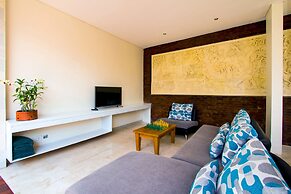 Apple Villa and Apartment