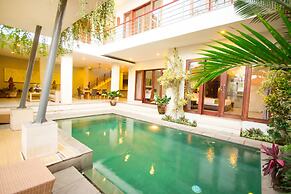 Apple Villa and Apartment