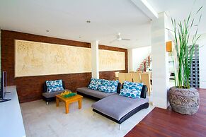 Apple Villa and Apartment