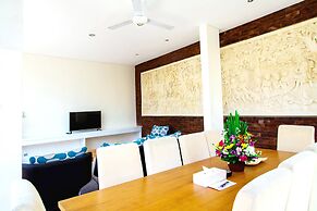 Apple Villa and Apartment