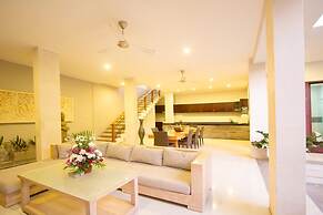 Apple Villa and Apartment