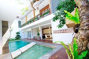 Apple Villa and Apartment