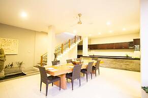 Apple Villa and Apartment