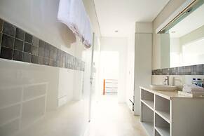 Apple Villa and Apartment