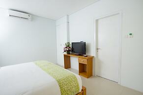 Apple Villa and Apartment