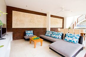 Apple Villa and Apartment