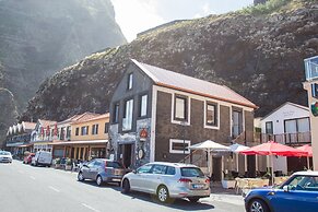 Porto de Abrigo Guest House