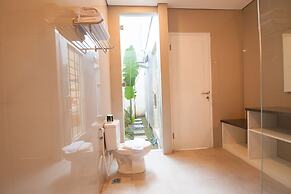 Apple Villa & Suite Seminyak