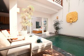 Apple Villa & Suite Seminyak